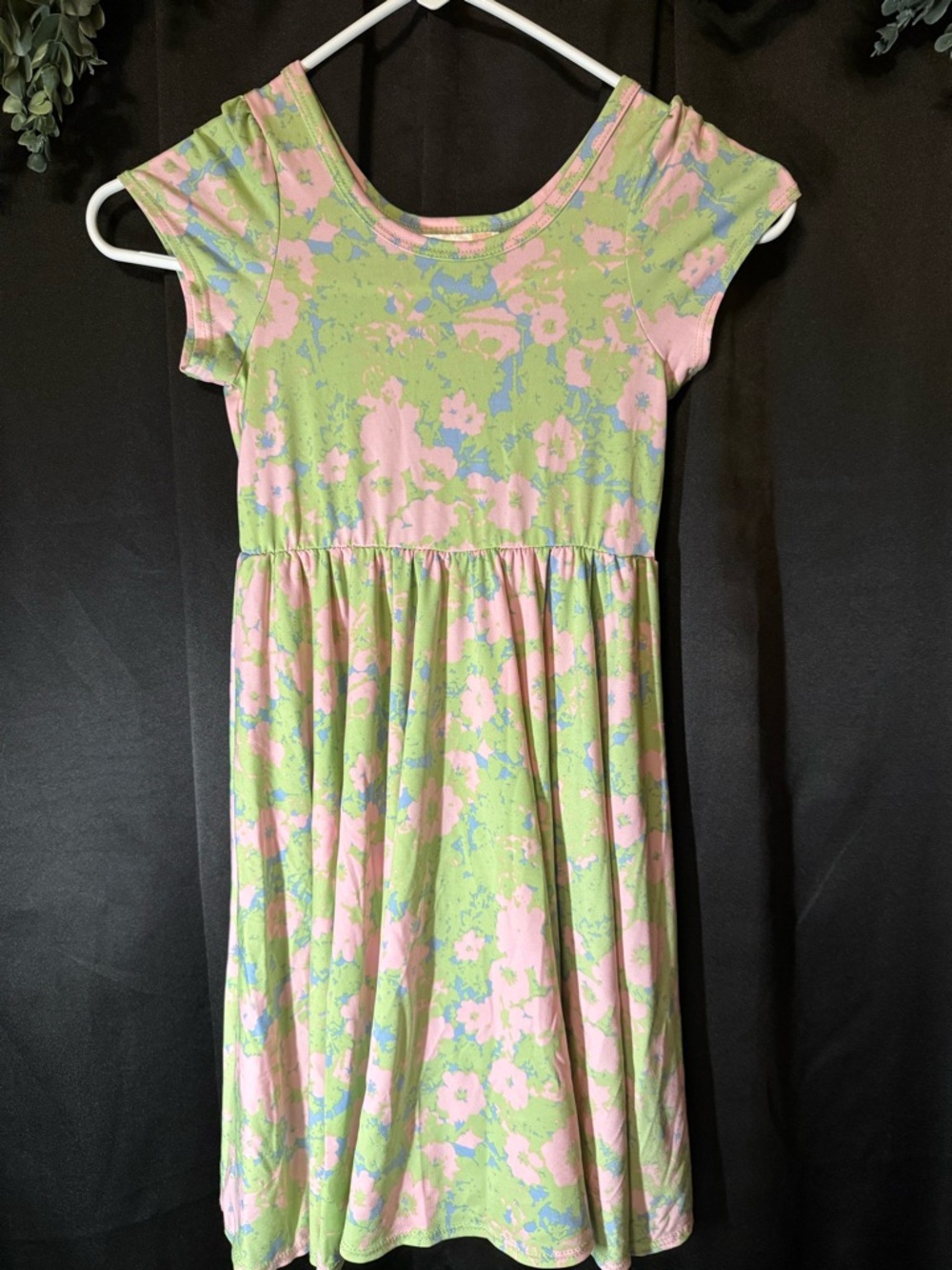 LuLaRoe size 7 girls Green and Pink Floral Knit Dress